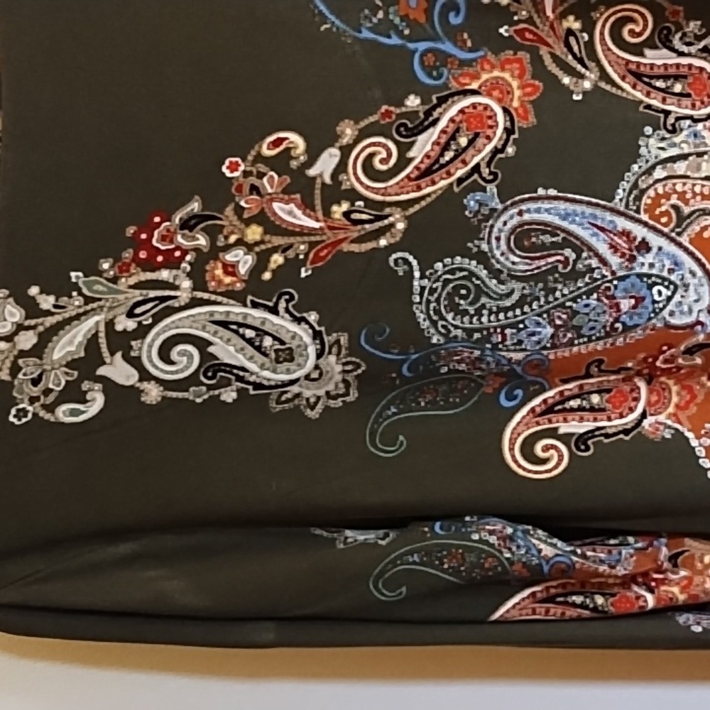 CHICO'S UNIQUE & ATTRACTIVE TOP, SOFT & STRETCHY, RAYON & SPANDEX. SZ 1 (MEDIUM) - Picture 8 of 9